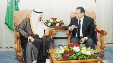 الرئيس مبارك خلال مباحثاته مع خادم الحرمين الشريفين الملك عبدالله بن عبدالعزيز بالرياض