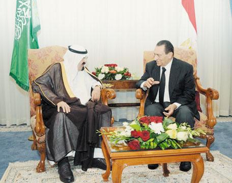 الرئيس مبارك خلال مباحثاته مع خادم الحرمين الشريفين الملك عبدالله بن عبدالعزيز بالرياض